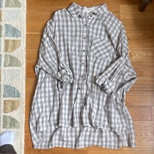 Vintage Plaid Oversized Button-Up Shirt with Side Pockets